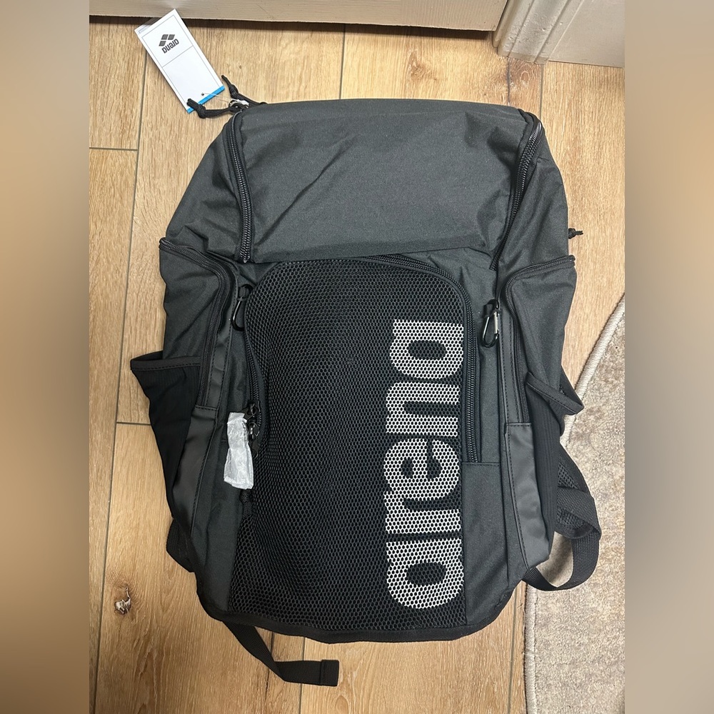 NWT - Arena Team 45 Backpack equipment swim bag - black